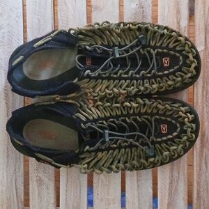Keen Black and Olive Men's Sandals